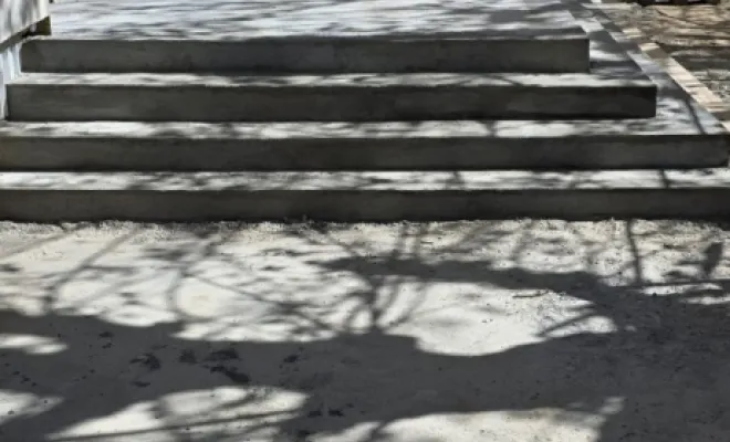 Reprise et mise à niveau des sols pour assurer un accès de plain-pied vers le hall d'entrée