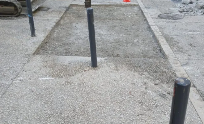Évacuation des gravats, décaissement et préparation rigoureuse du fond de forme pour garantir la stabilité et la durabilité de la future dalle en béton."